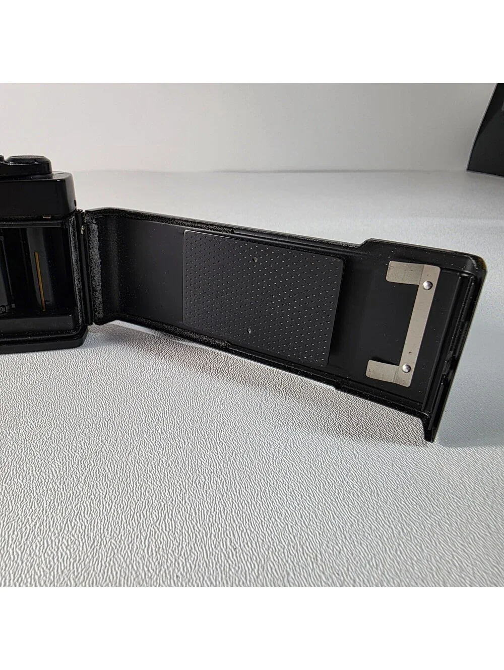 Mamiya ZE Quartz 35mm Film Camera w/ Mayima Sekor E 50mm Lens